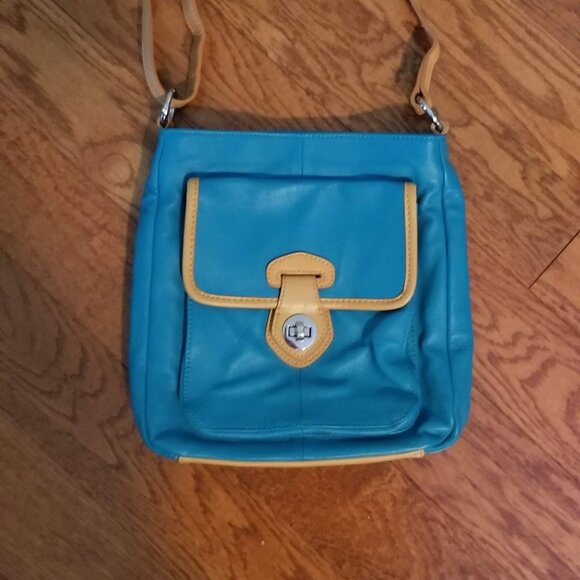 NWOT Danier leather crossbody bag - Picture 5 of 13